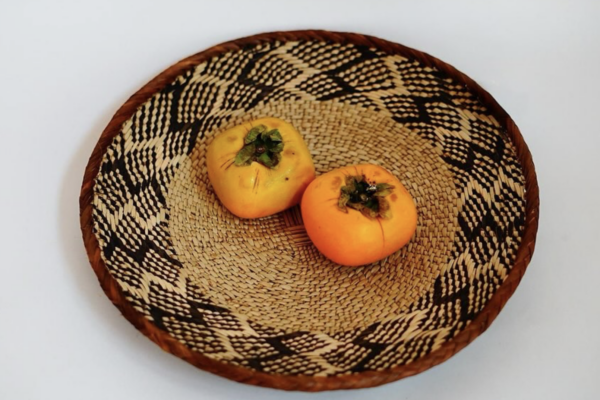 【onlineshop release】秋の果物、柿やいちじくにぴったりだと思い、セレクトした平かごです。