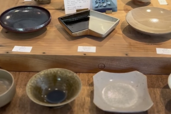 唐津のうつわ、夏に旅にでかけて買い付けてきたものです。